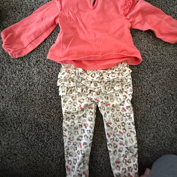 Disney Red Minnie Mouse Bodysuit and Pink Minnie Mouse Two Piece Outfit - Picture 3 of 5